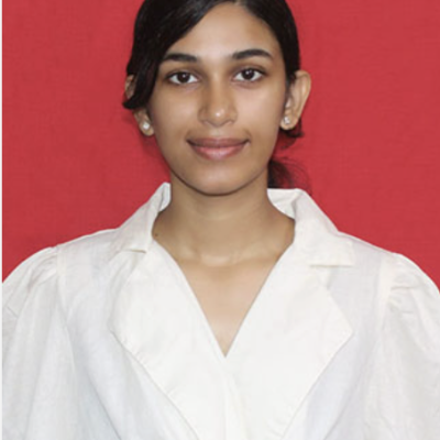 headshot swetha rathinaraj